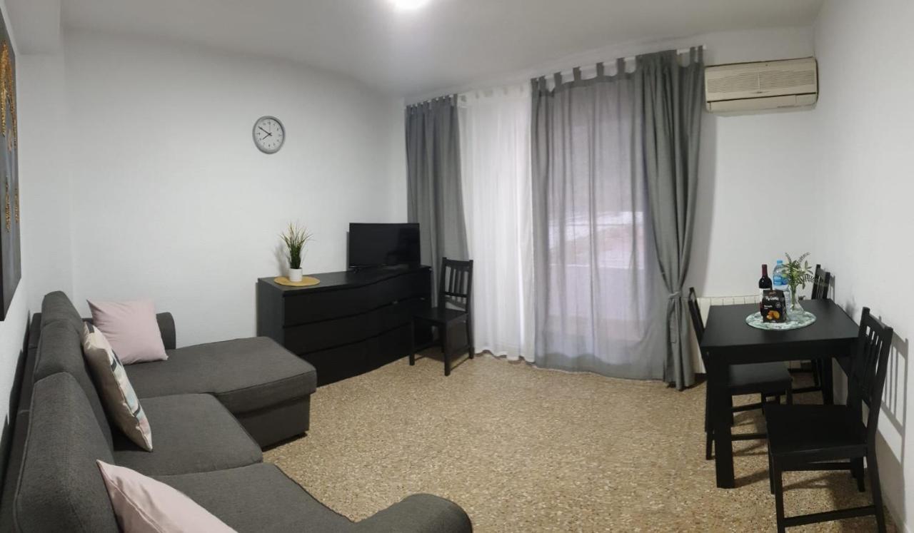Apartment For 6 People. 瓦伦西亚 外观 照片